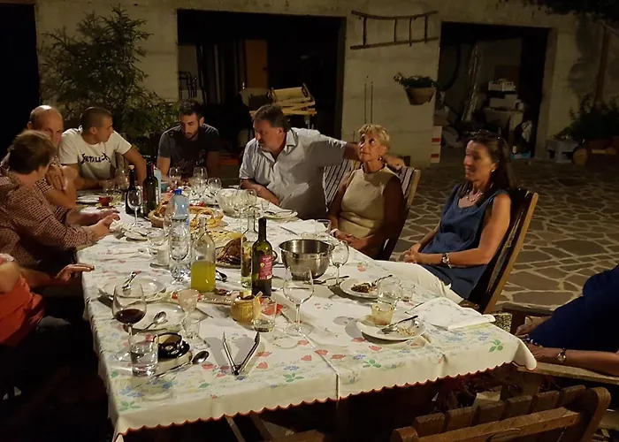 לינה וארוחת בוקר Cherry House 4*